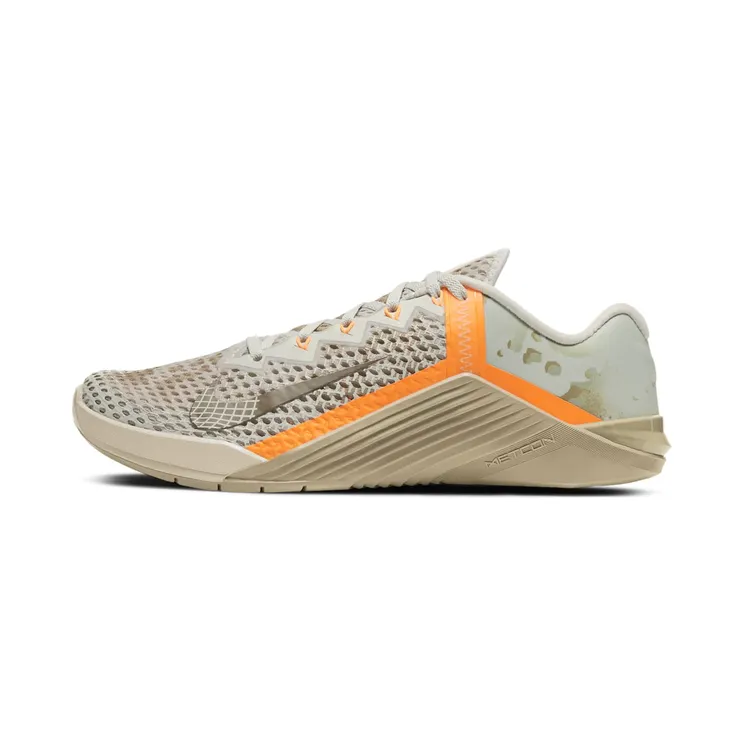 Nike Metcon 6 Yukon Brown Camo “Light Bone / Mystic Stone / Total Orange / Yukon Brown” (CK9388-028)