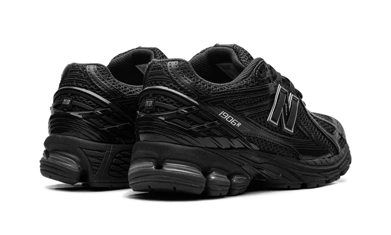 New Balance 1906R Black Metallic (M1906RJB)