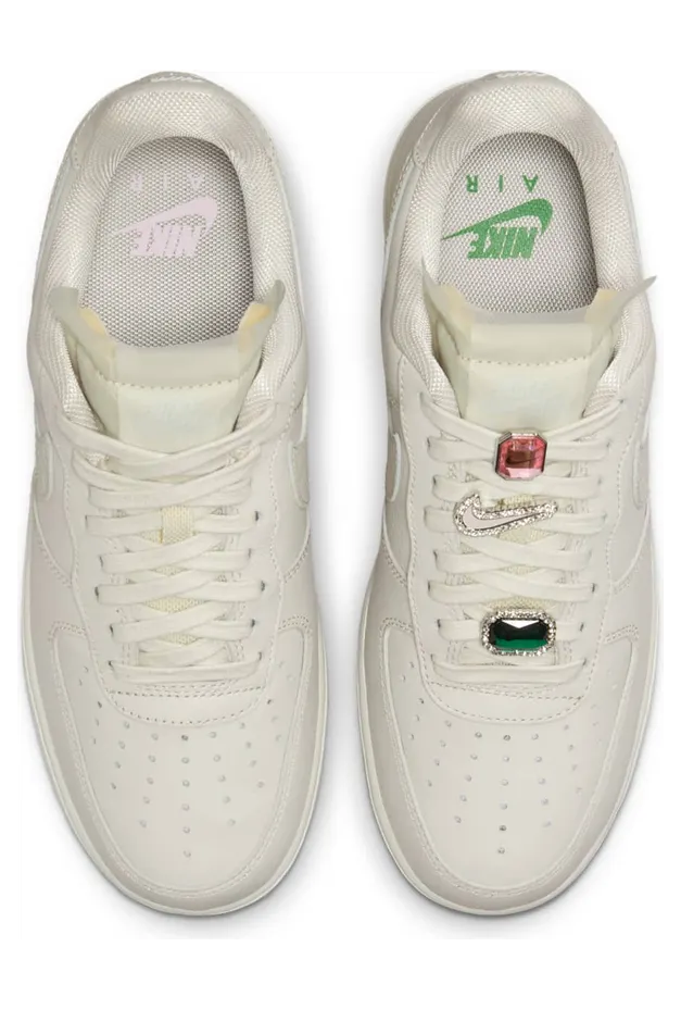 nike-air-force DN5463-001