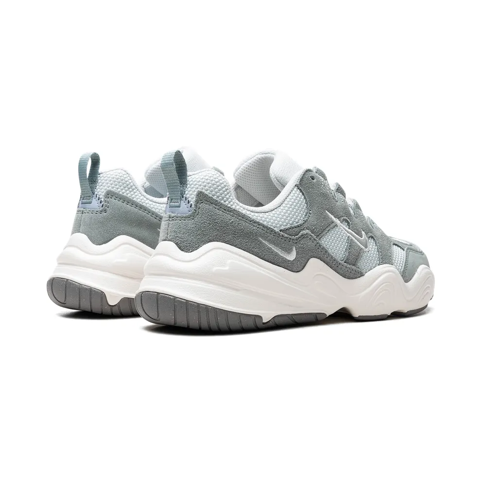 Nike Tech Hera “Mica Green Grey” (DR9761-001)