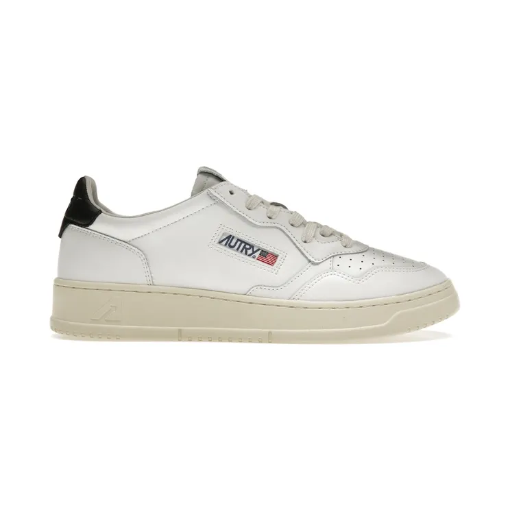 Autry Medalist Low White / Black (AULMLL22)