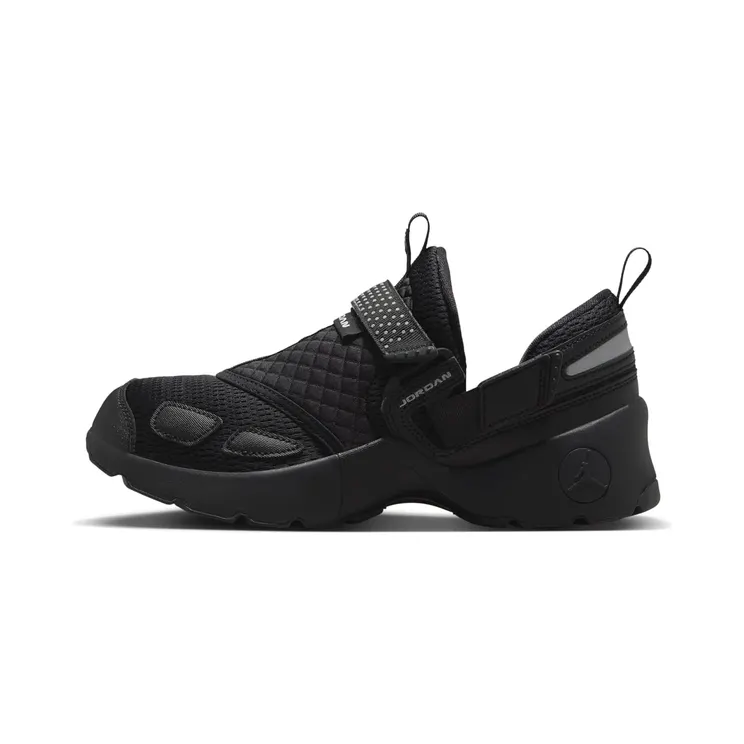 Jordan Trunner LX “Black / Grey” (HQ2164-001)