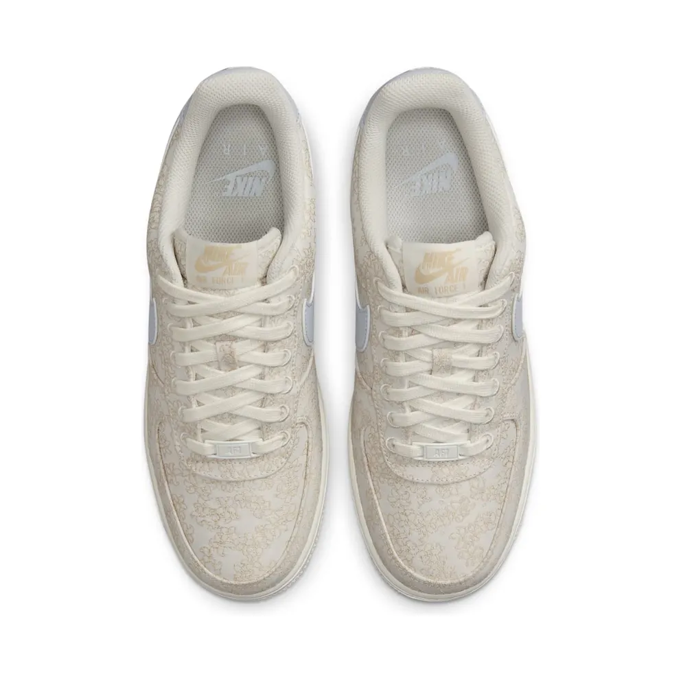 Nike AIR FORCE 1 ’07 SE JACQ “Flower Embroidery” (DR6402-900)