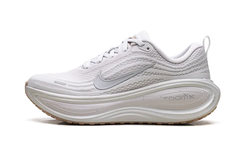 Nike Vomero Plus “Speckle Vast Grey Wolf Grey” (IO4323-001)