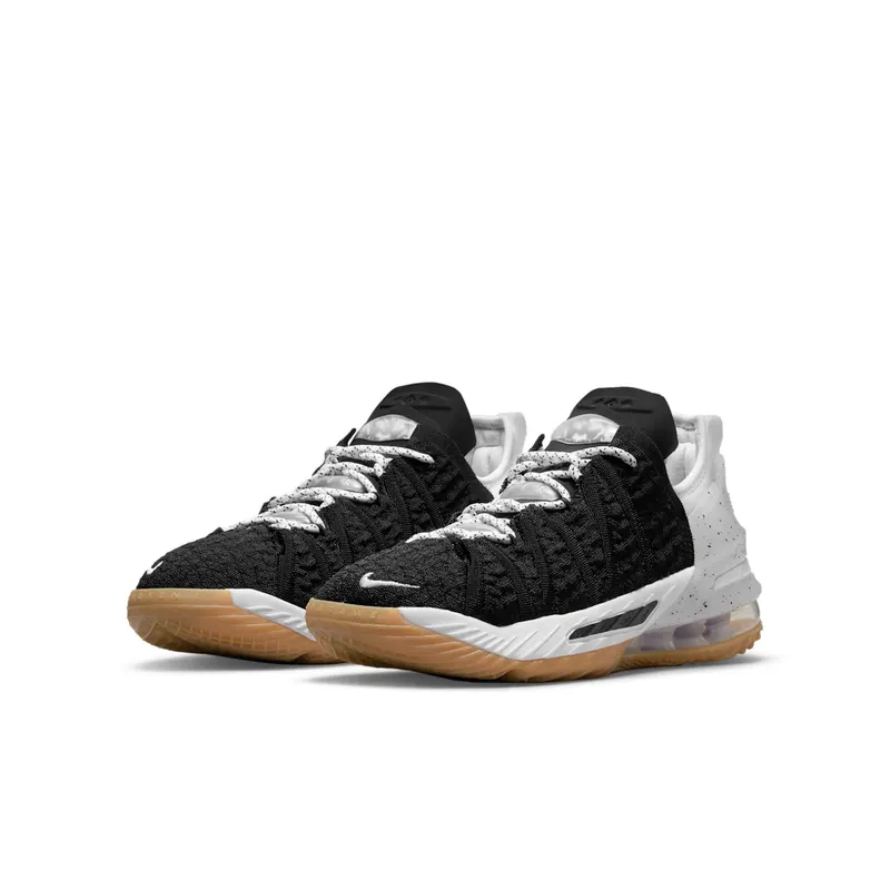 LeBron 18 voor kids Black (CW2760-007)