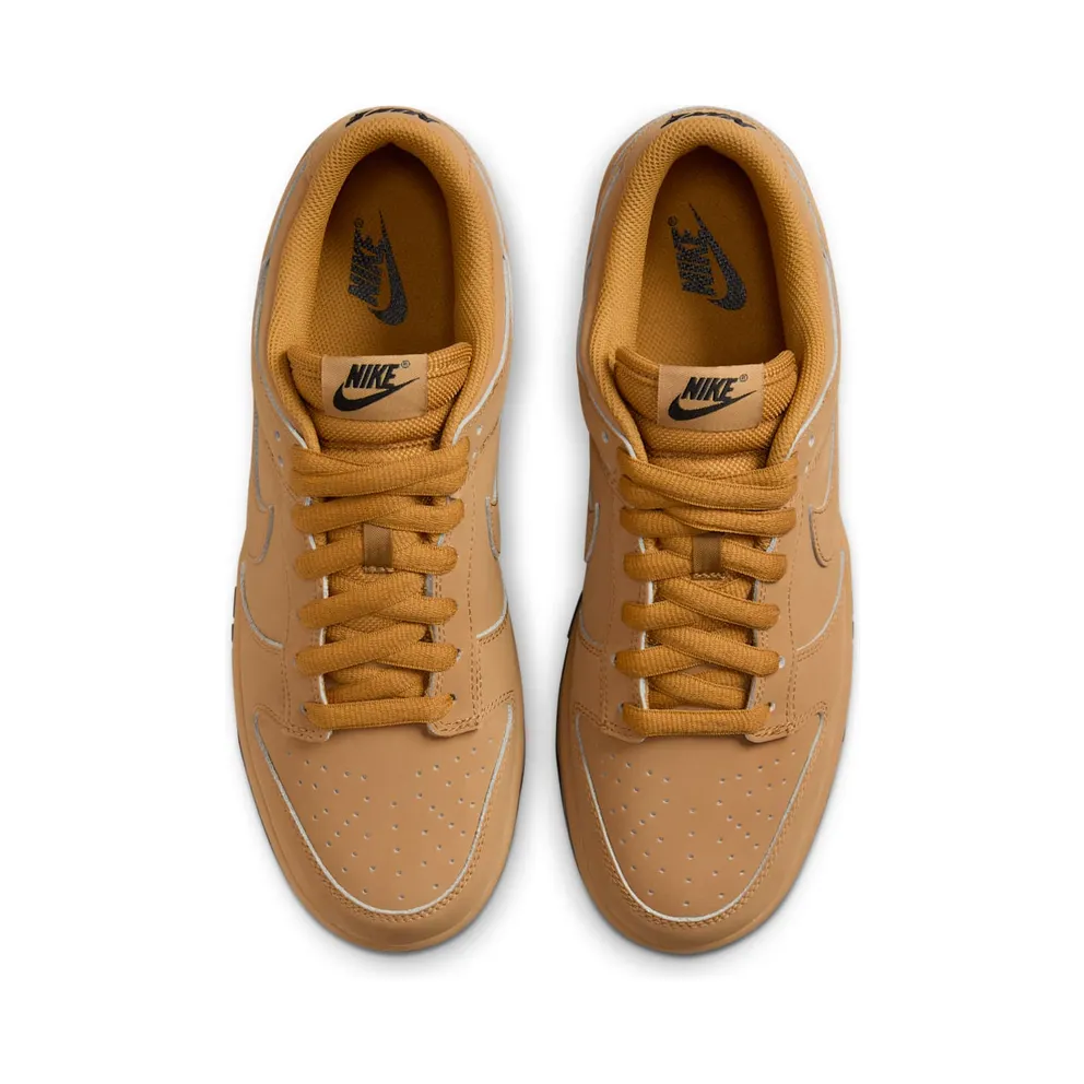 Nike Dunk Low Retro SE “Wheat Gum” (wheat / wheat / gum yellow / black) – HQ1932-700