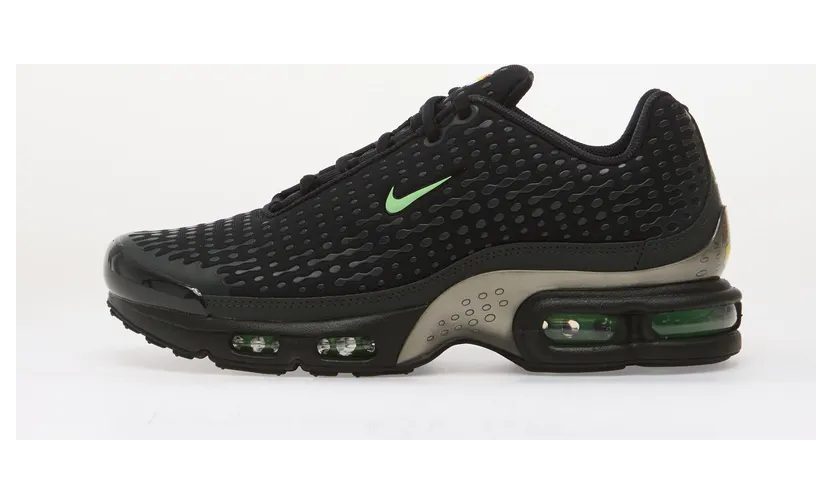 Nike Air Max Plus Black / Dark Smoke Grey / Metallic Pewter / Illusion Green