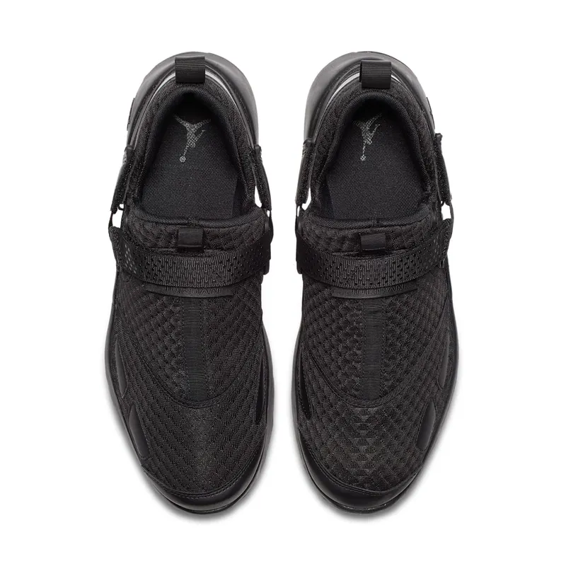 Jordan Trunner LX Triple Black Black/Black-Black (897992-020)
