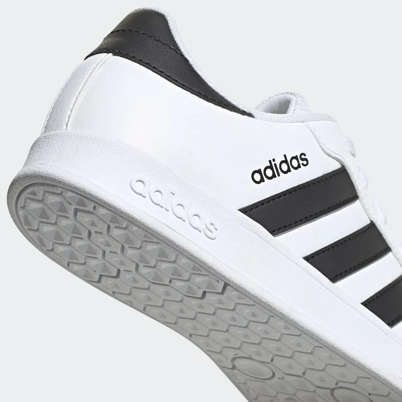 Adidas Breaknet Cloud White / Core Black / Cloud White (FY9506)