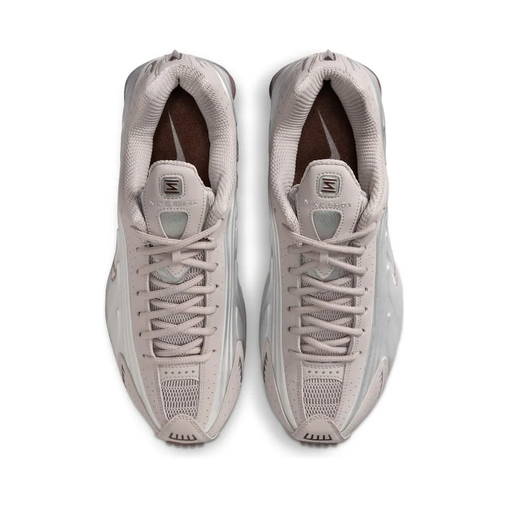 Nike Shox R4 “Cave Stone” (HQ1988-200)