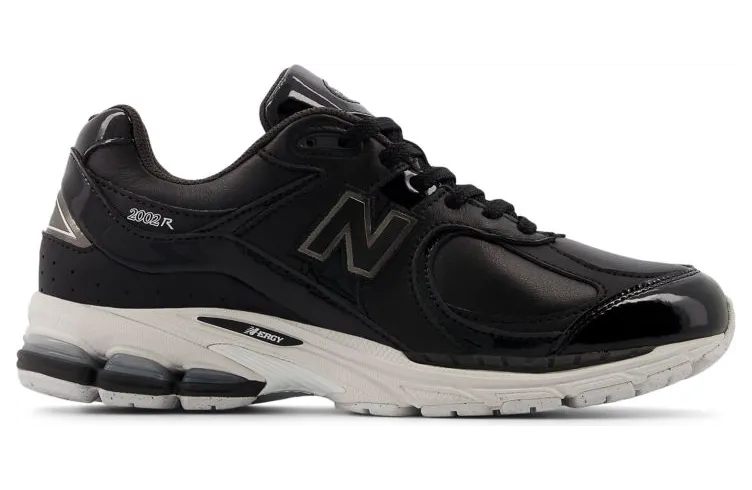 New Balance 2002R Leather Pack Black (U2002RD)
