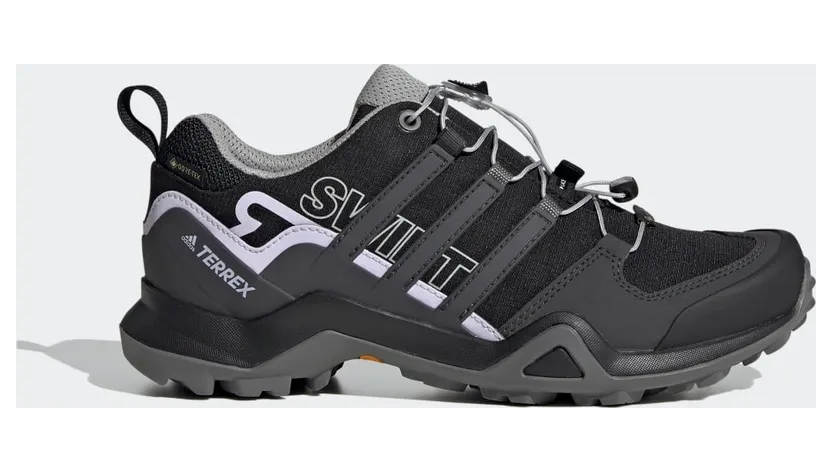adidas TERREX Swift R2 GORE-TEX Wanderschuh Core Black / Dgh Solid Grey / Purple Tint (EF3363)