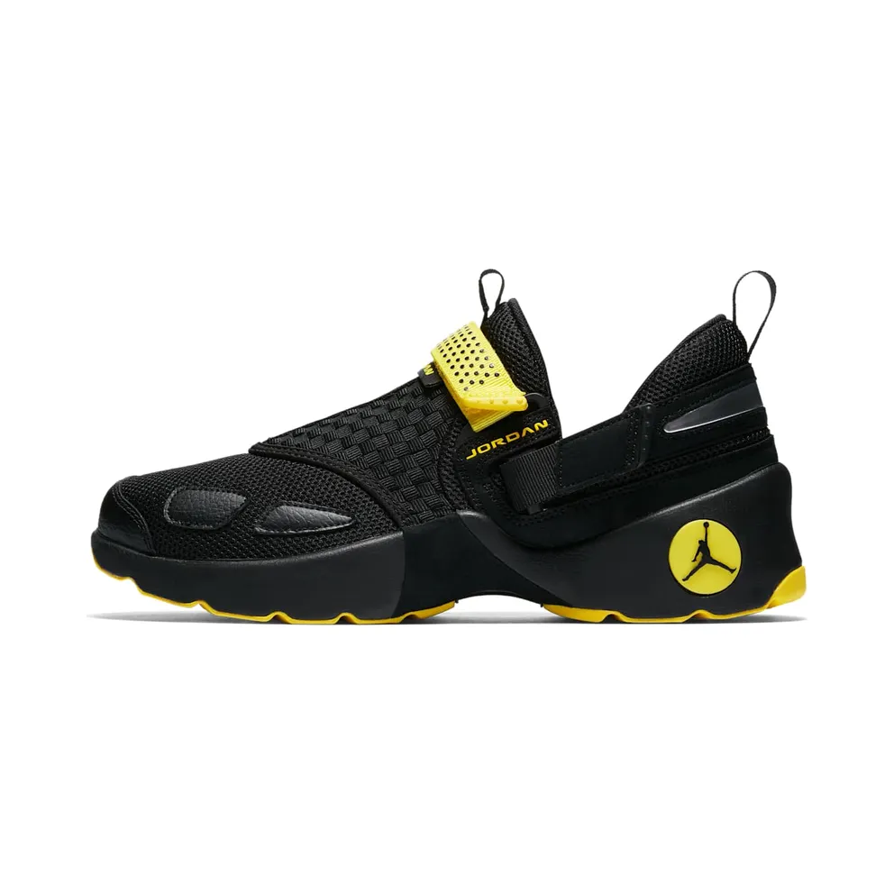 Jordan Trunner LX Thunder (897992-031)