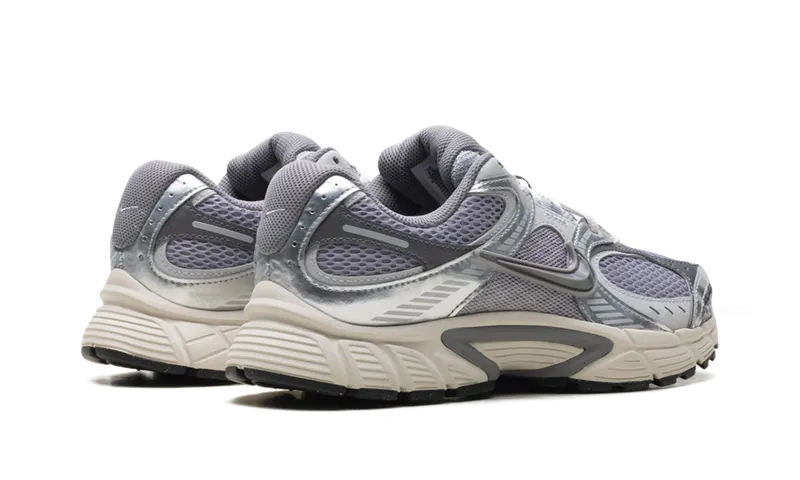 Nike V5 RNR “Cement Grey Grey Fog Light Orewood Brown” (HJ5228-003)