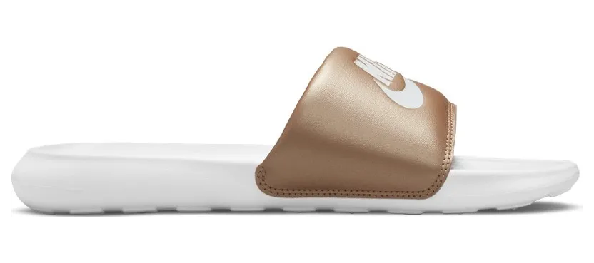 nike-victori-one CN9677-900