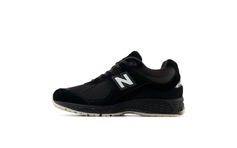 New Balance 2002R “Black/Oat” (U2002RL)