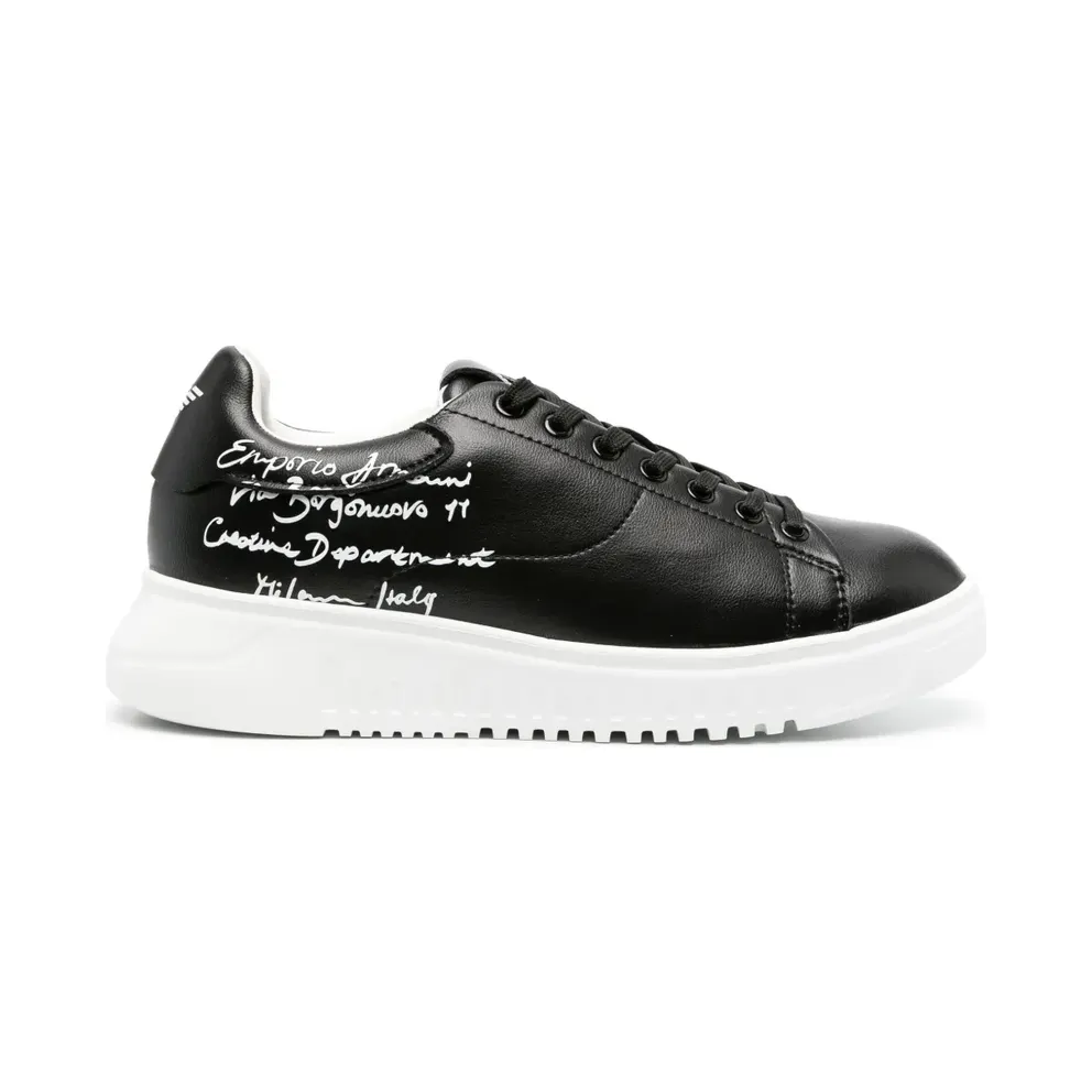 Emporio Armani mit Kalligrafie-Print – Black (X3X024XN894)