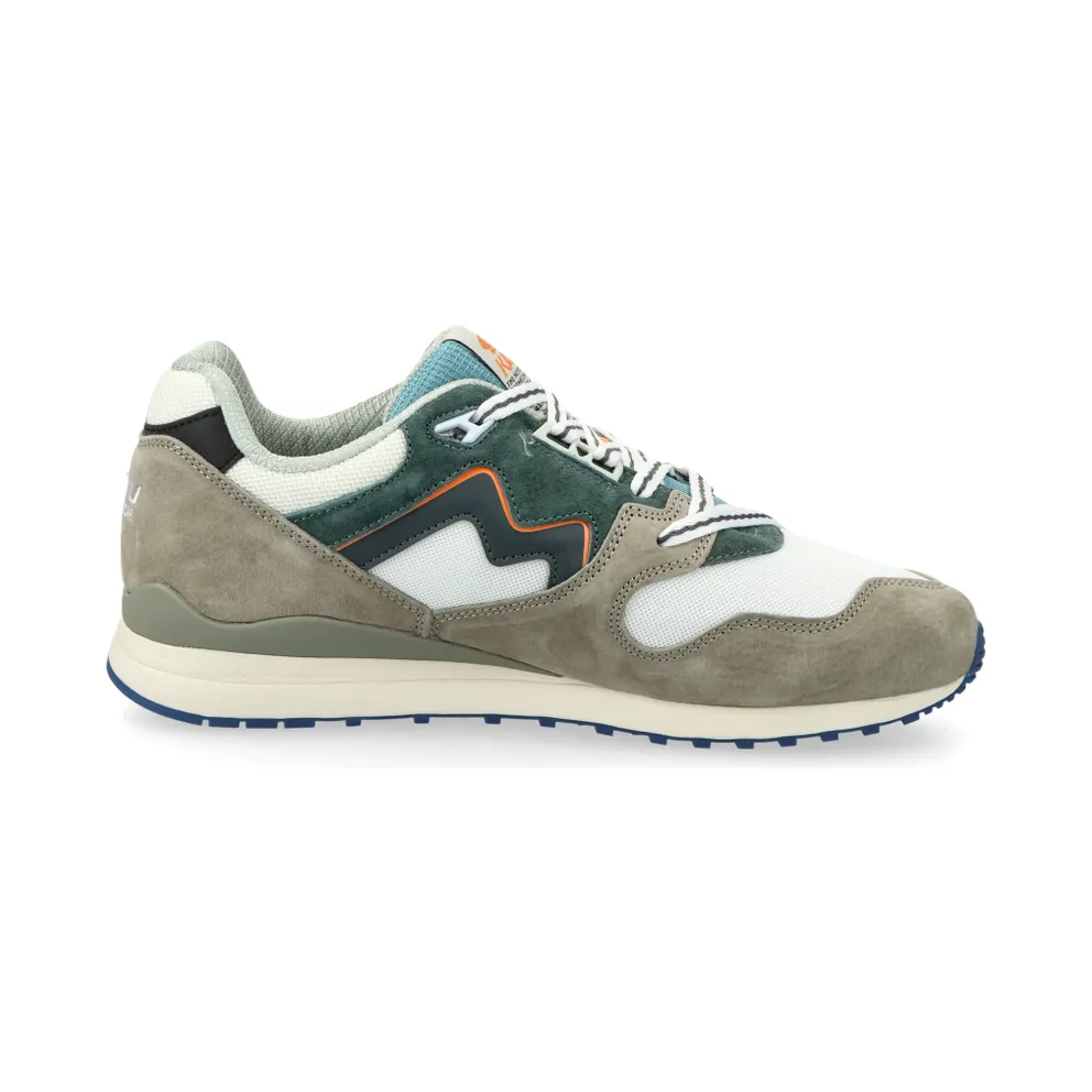 Karhu Synchron Classic (abbey stone / turbulence) – F802675