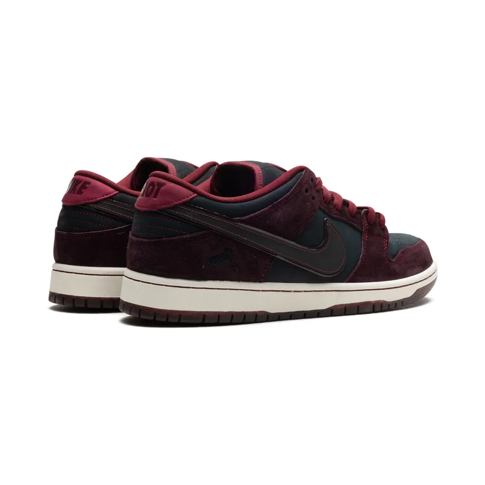 Nike SB Dunk Low “Riot Skateshop” (FZ1289-200)