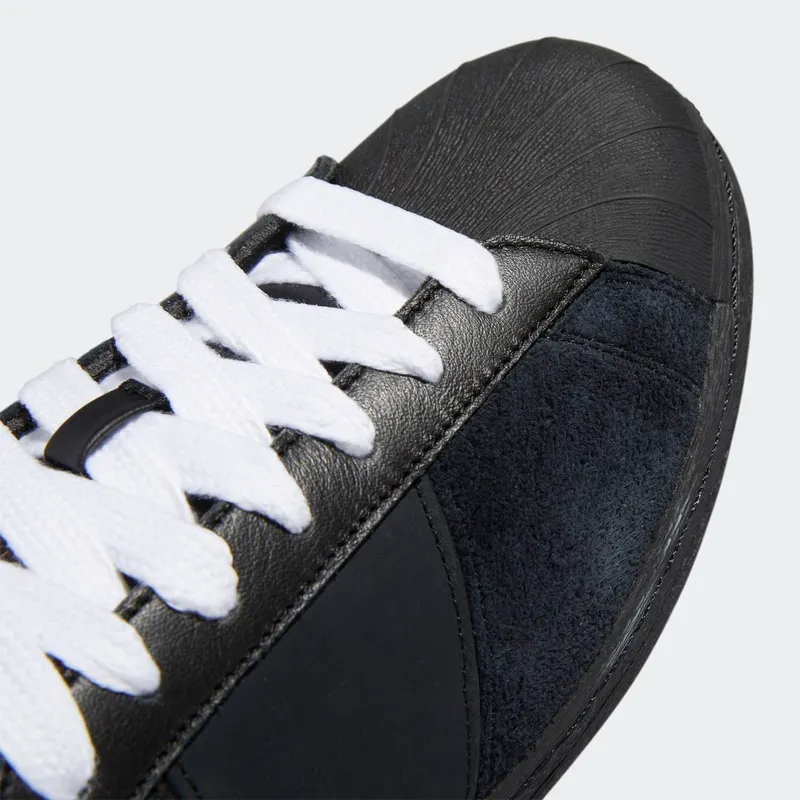 Adidas Superstar 82 Panel Core Black / Cloud White / Core Black (GW0775)