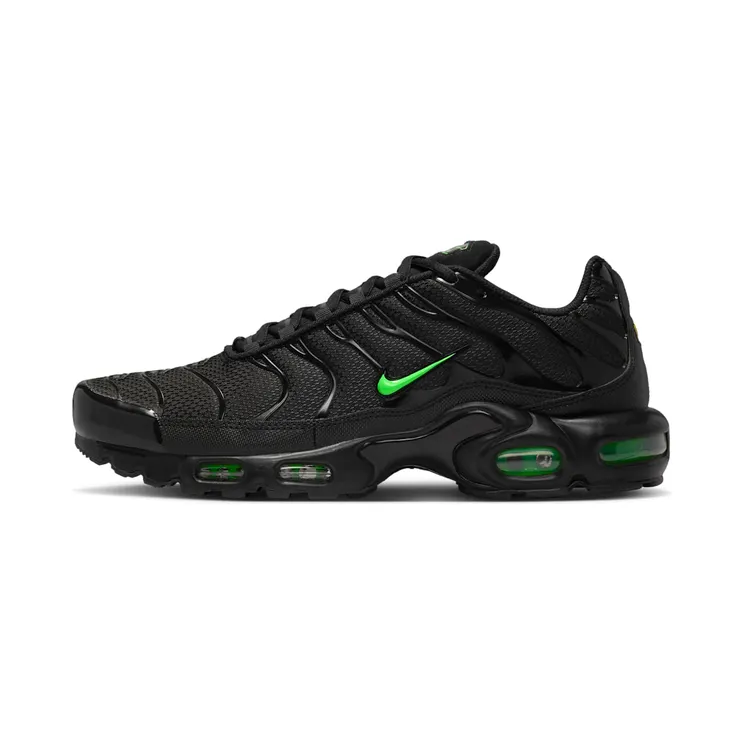 Nike Air Max Plus “Black / Green Strike” (DM0032-024)