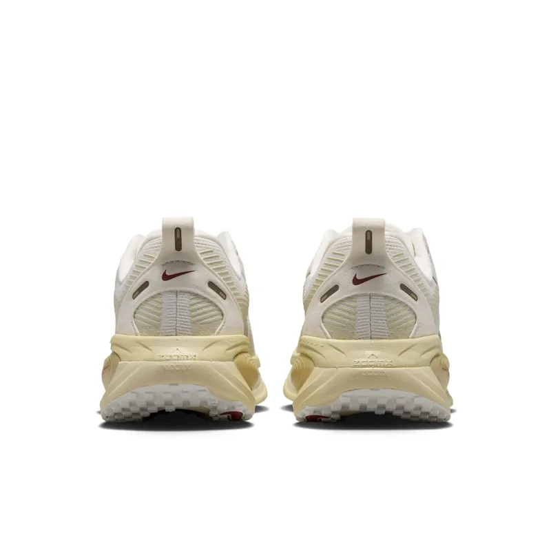 Nike Vomero 18 Sail/Light Khaki/Filbert/Metallic Gold Grain (HM6804-118)