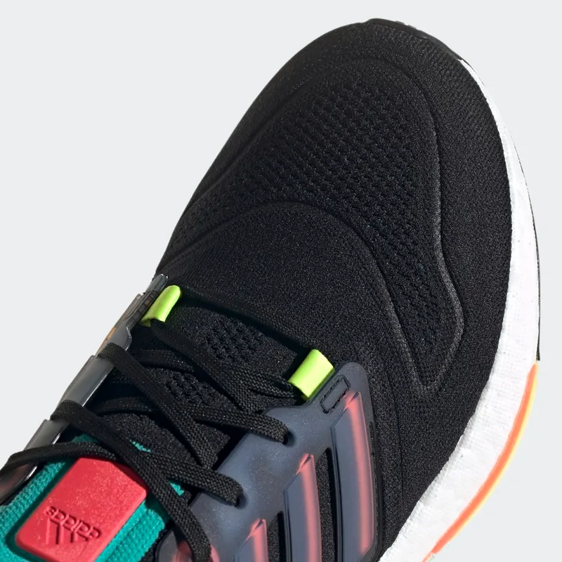 adidas Ultraboost 22 Core Black / Turbo / Mint Rush (GX5497)