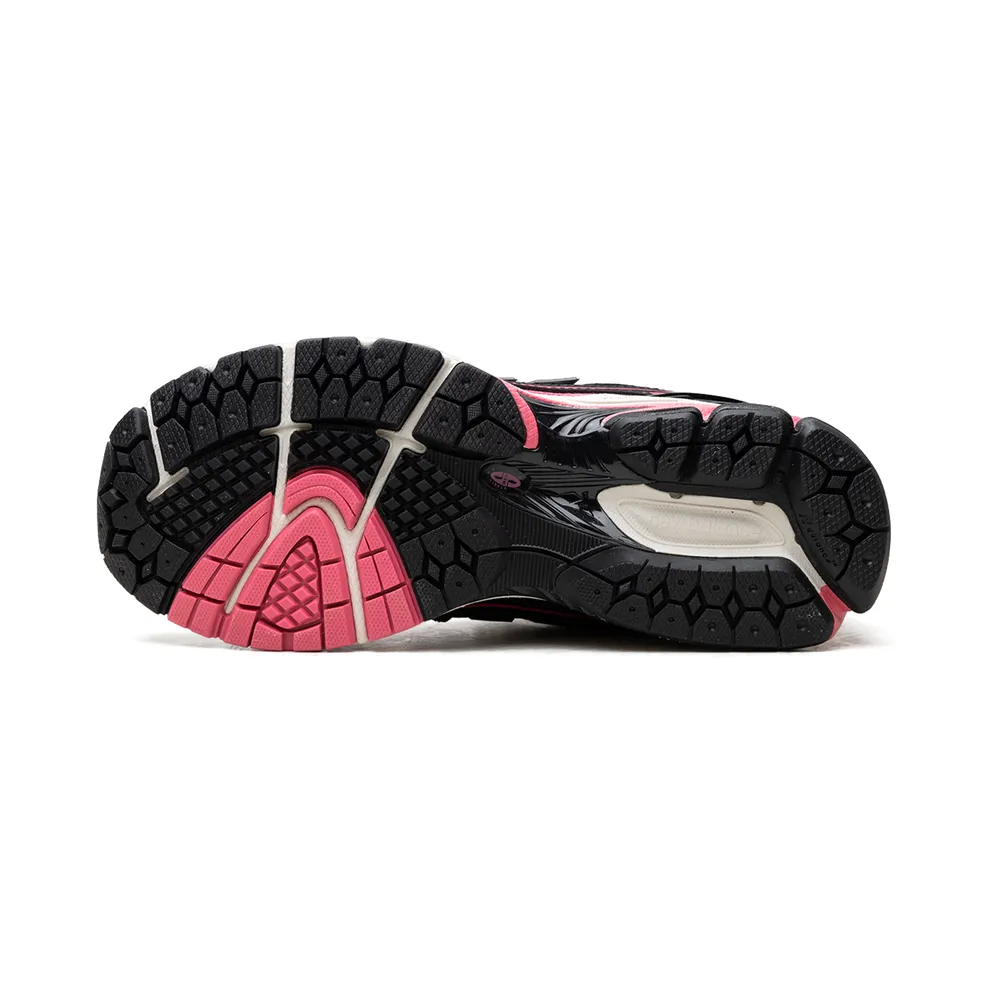 New Balance 1906R “Desert Heat Black Pink” (U1906RMD)