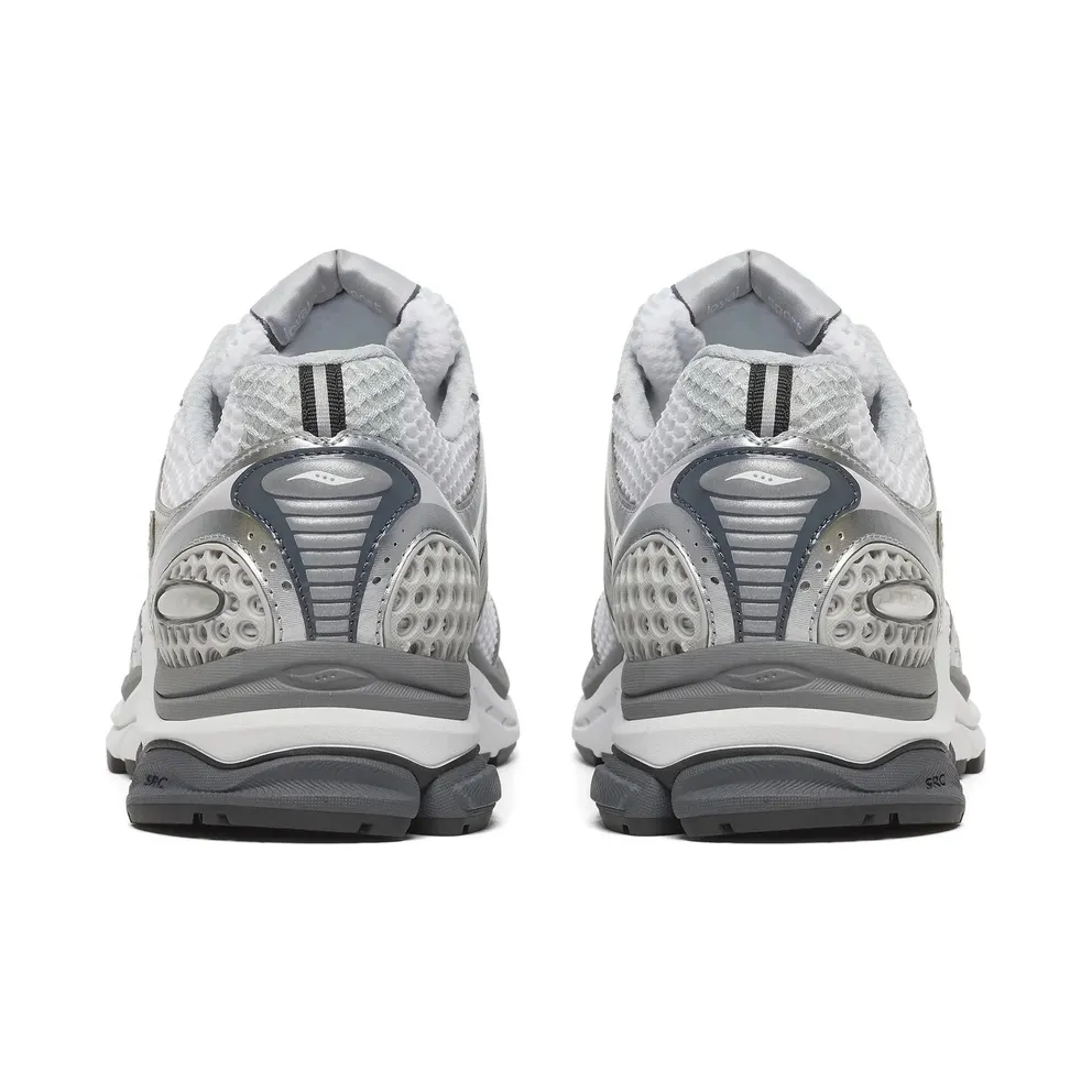 SAUCONY ProGrid Triumph 4 “White / Silver” (S70704-26)