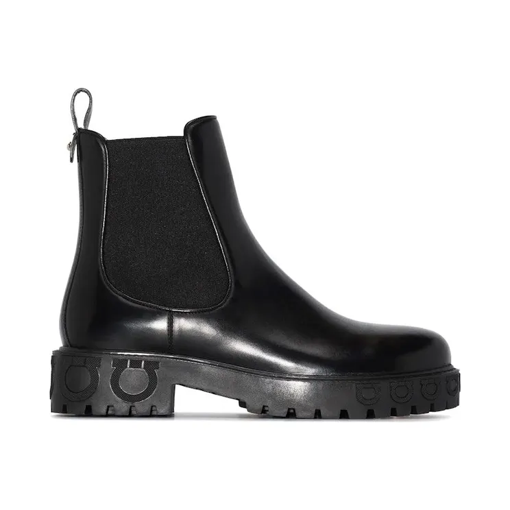 Ferragamo Gancini Logo Detail Chelsea Boots Black (01N662741326)