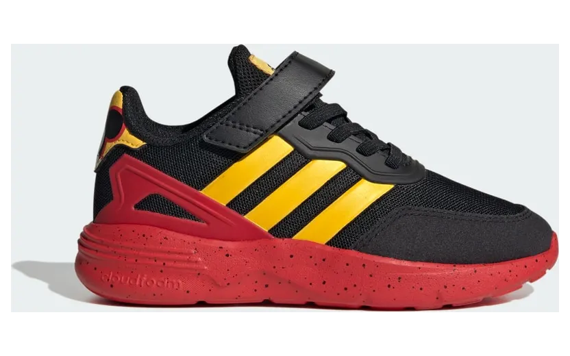 adidas adidas Nebzed x Disney Mickey Mouse Kinderschoenen Core Black / Bold Gold / Better Scarlet (IG5372)