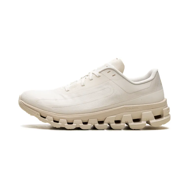 On Running Cloudflow 4 “IKON White Moon” (3WE30270887)