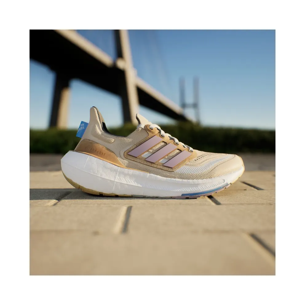 adidas Ultra Boost Light Crystal Sand Preloved Fig Blue Burst (IE5834)