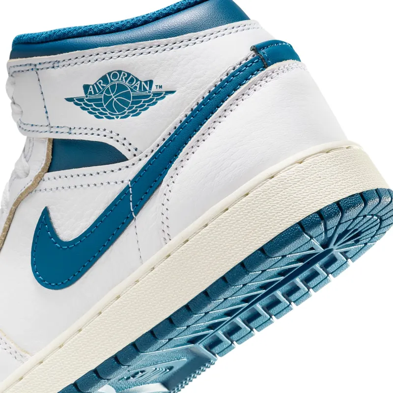 air-jordan-1 FN7432-141