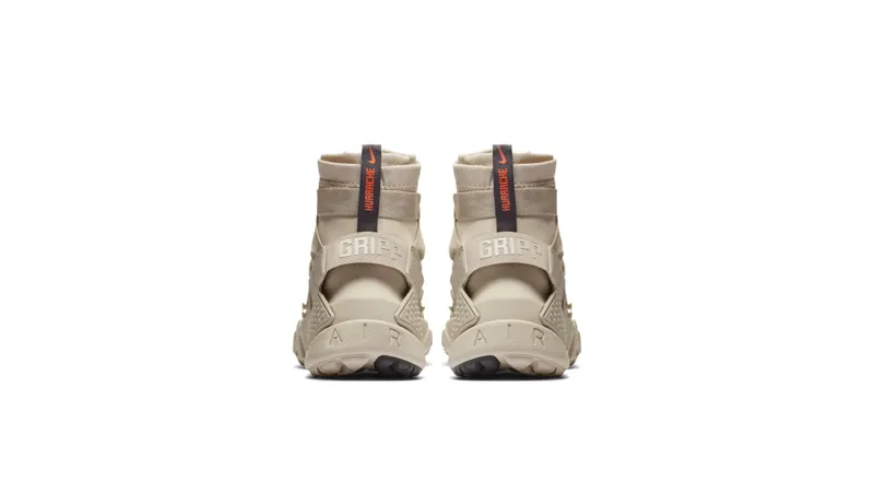 Nike Air Huarache Gripp Desert Sand Desert Sand/Hyper Crimson/Anthracite String (AO1730-003)