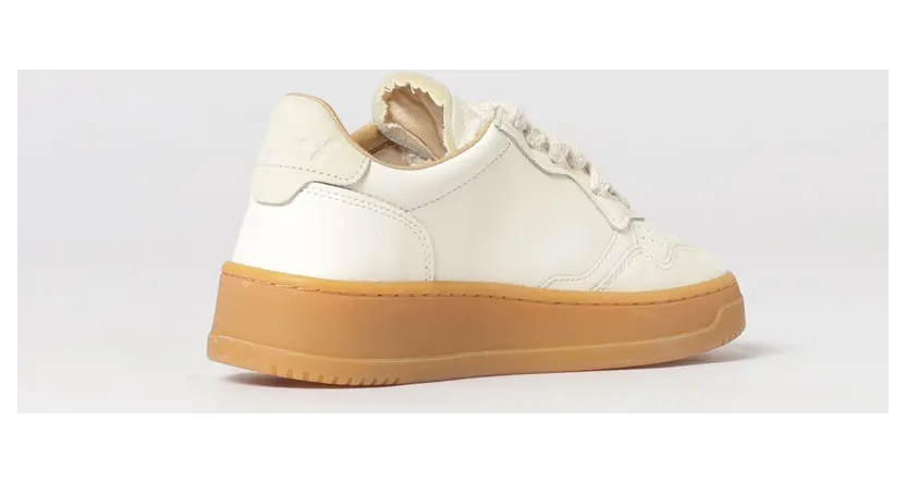Autry Medalist Low Leather Sneakers White (AULWBD01) (2)