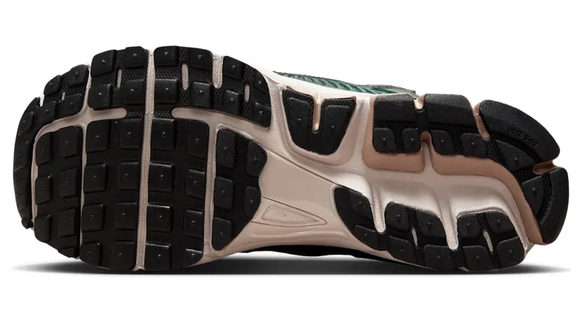 nike-air-zoom FN6742-300