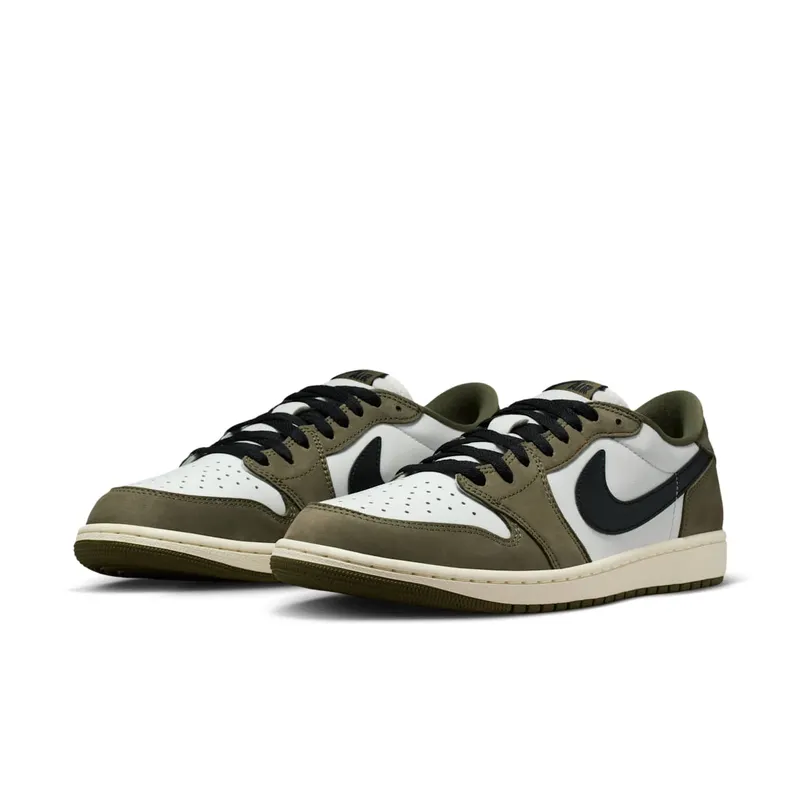 Air Jordan 1 Low “Medium Olive” (HQ6998-200)