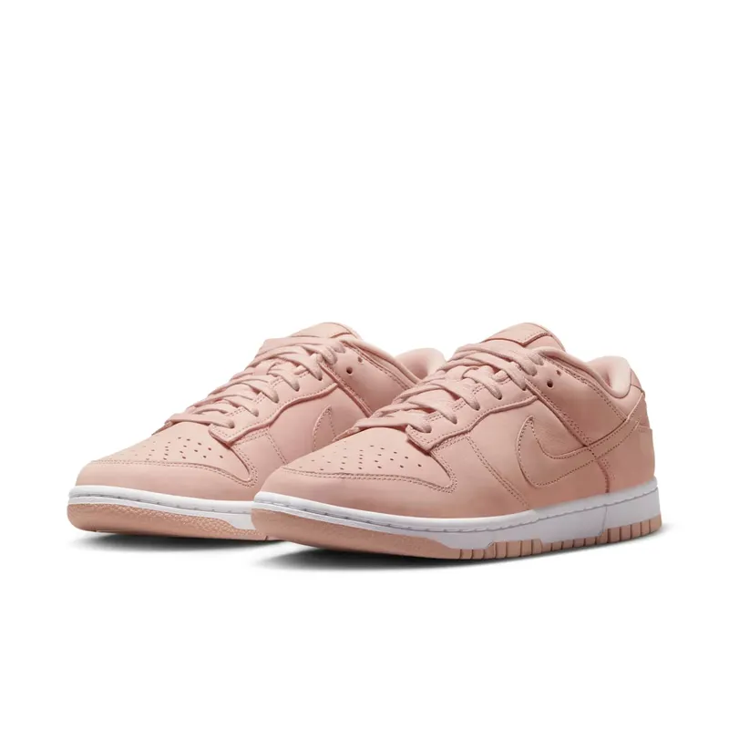 Nike DUNK LO PRM “Pink Oxford” (DV7415-600)