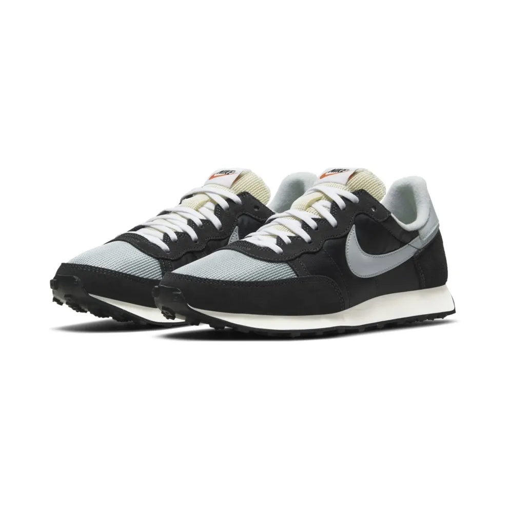 Nike Challenger OG Black “Off-Noir / Dark Smoke Grey / White / Light Silver” (CW7645-007)