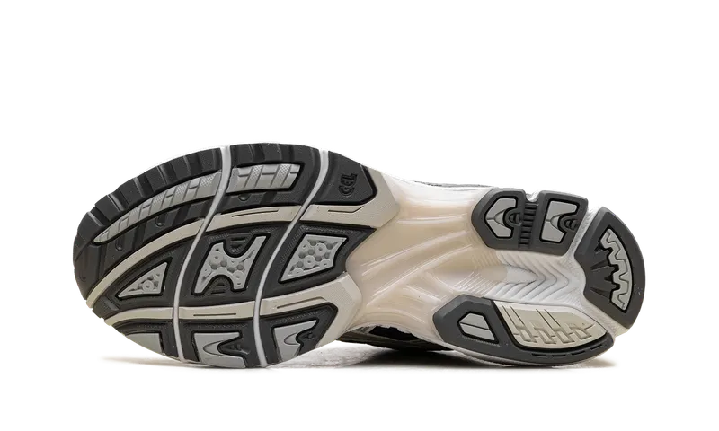 Asics GEL-Kayano 14 “Obsidian Grey / Cement Grey” (1203A537-024)