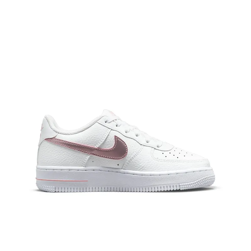 Nike Air Force 1 Older Kids’ White (CT3839-104)