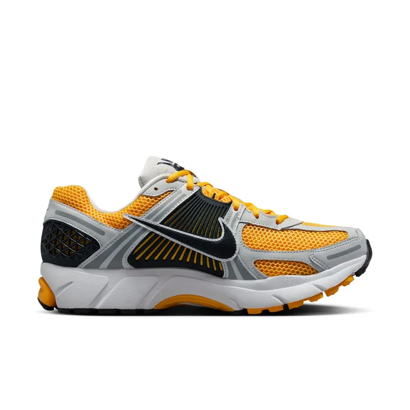 Nike Zoom Vomero 5 “University Gold'” (FB9149-002)