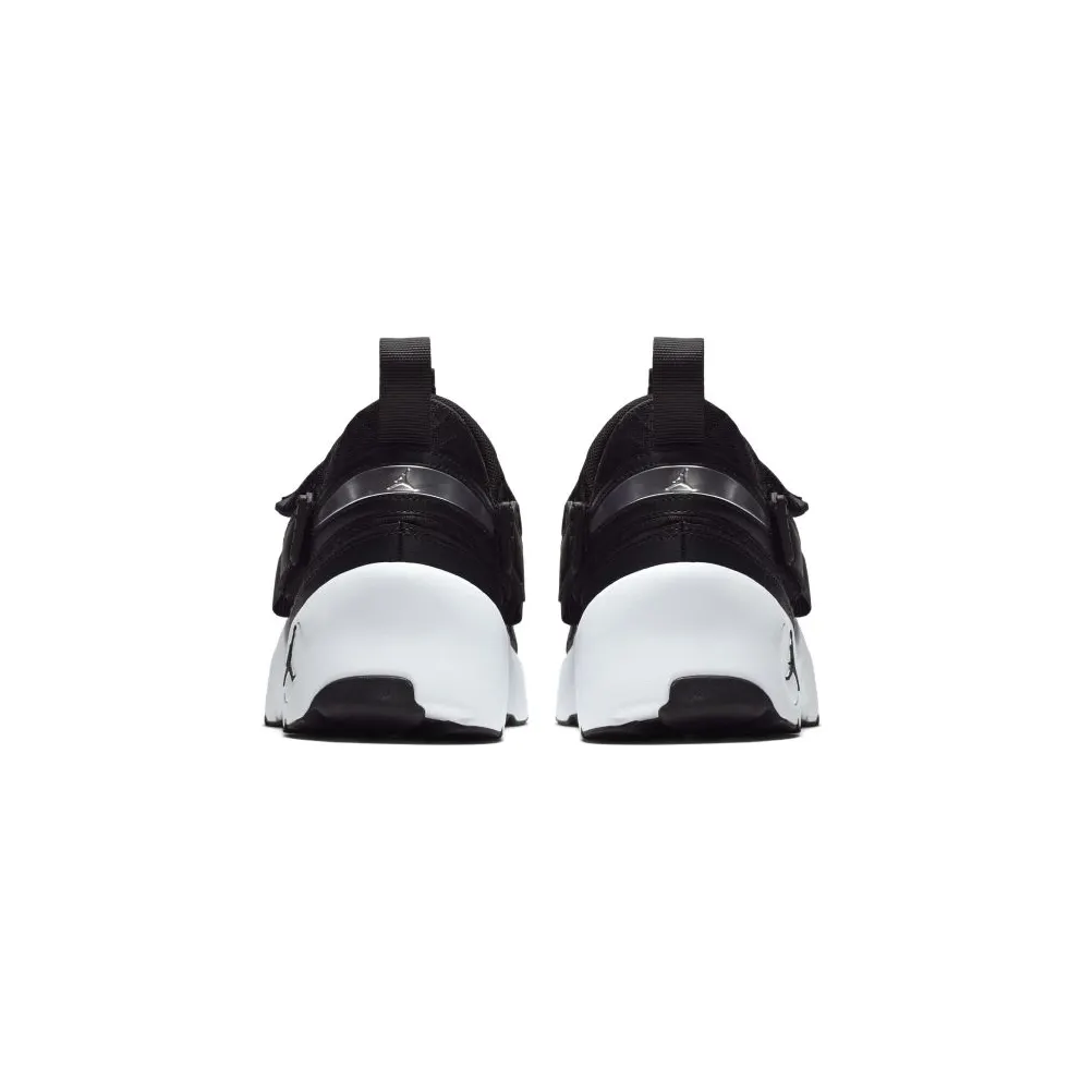 Jordan Trunner LX Black White Sole Black/Black-White (897992-011)
