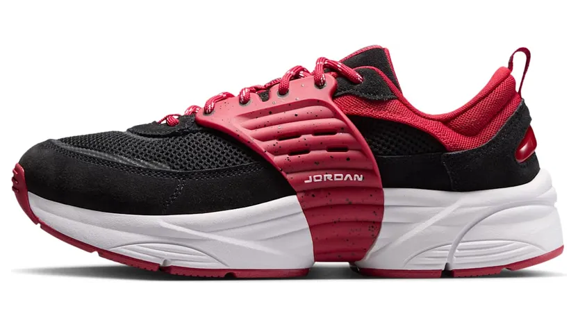 Air Jordan Trunner OS “Black / Varsity Red / White” (IV2403-010)