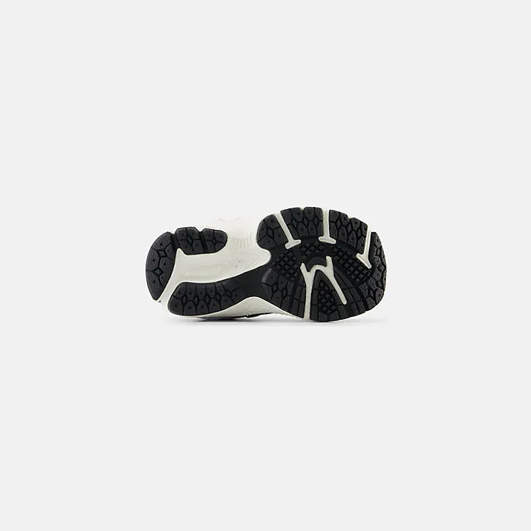 new-balance-2002r IC2002ST