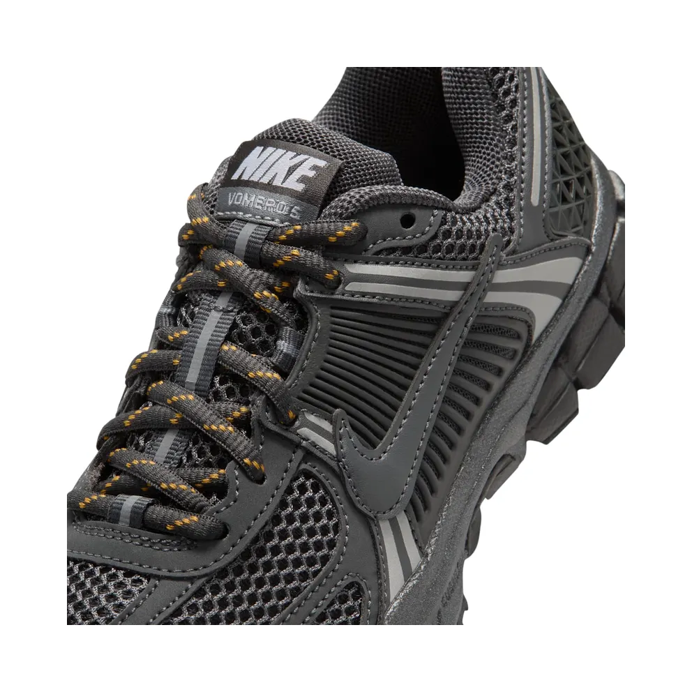 Nike Vomero 5 GS “Dark Smoke Grey Reflective” (IB3812-001)