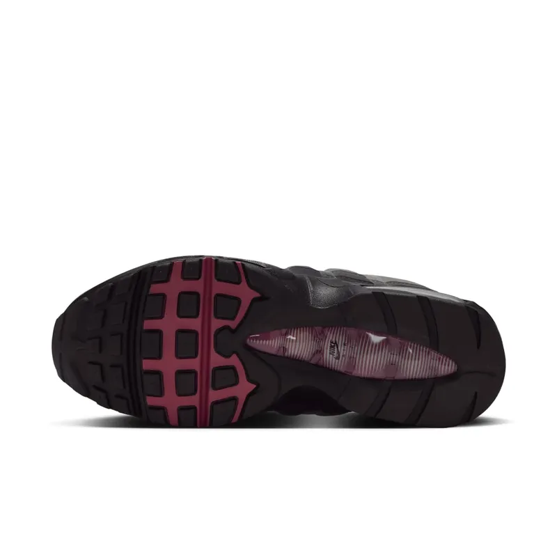 Nike Air Max 95 “Pink Smoke”: grijsverloop met een dieper roze dan de naam belooft (2)