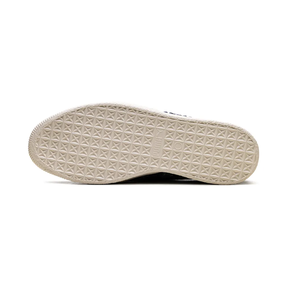 Puma Clyde “Faded Denim Frosted Ivory” (399655-01)