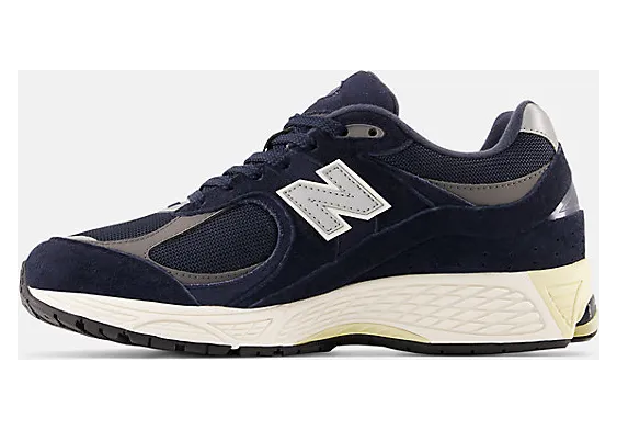 new-balance-2002r M2002RCA